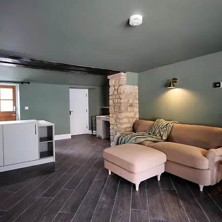 Fuchsia - Accessible Comfort Wilton (North Yorkshire)