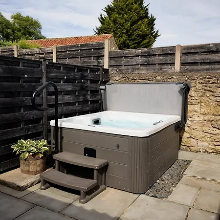 Fuchsia - Accessible Comfort * Wilton (North Yorkshire)